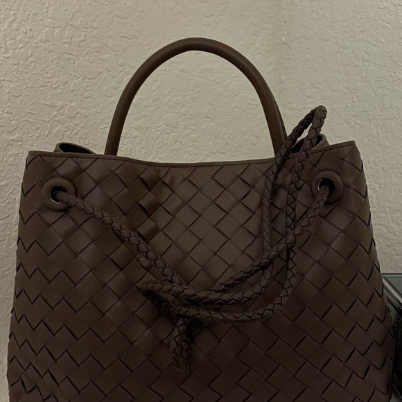 Woven textured bag — luxury look, great condition - Picture 3 of 6